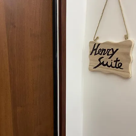 Henry Suite-2